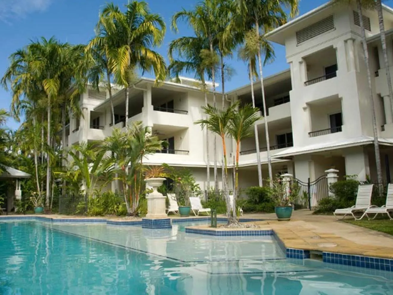 Mandalay Luxury Beachfront apartamentos Port Douglas Apartahotel
