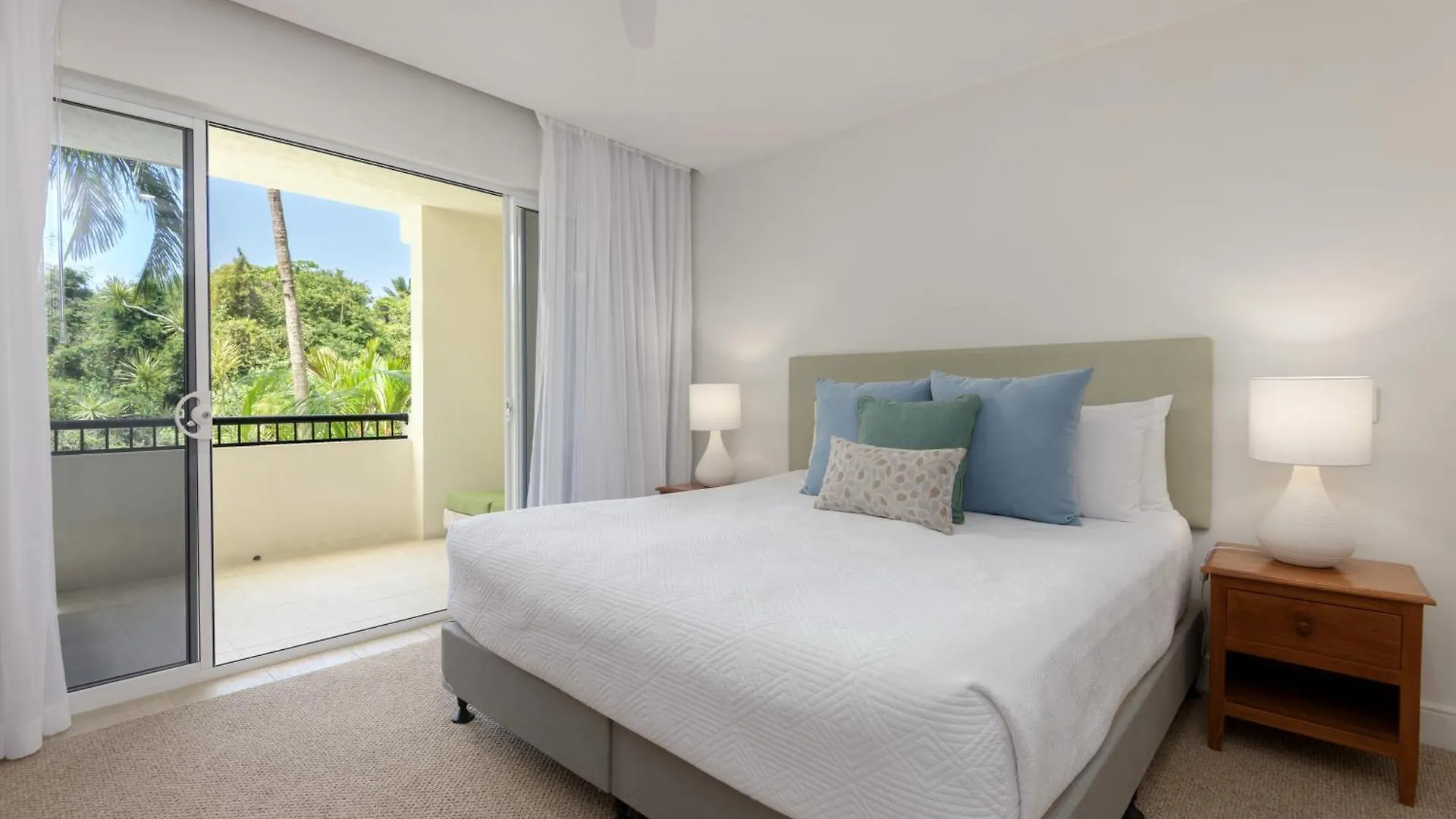 Mandalay Luxury Beachfront apartamentos Port Douglas
